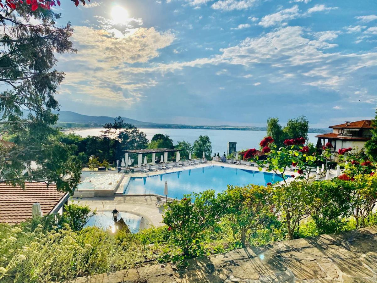 Santa Marina 2-Bedroom Apt. W/ Sea View + Terrace Sozopol Exterior photo
